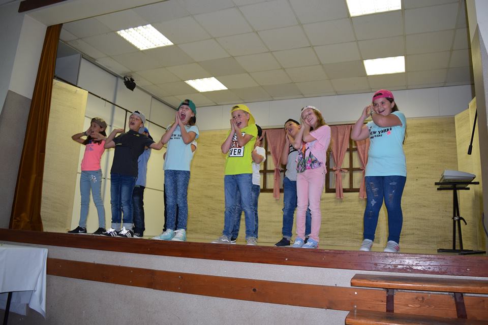 32235661_2040532052878993_8440094869648572416_n