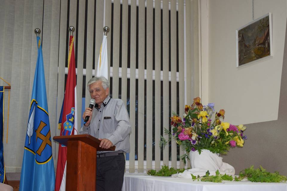 32267504_2040531836212348_1684097796778491904_n